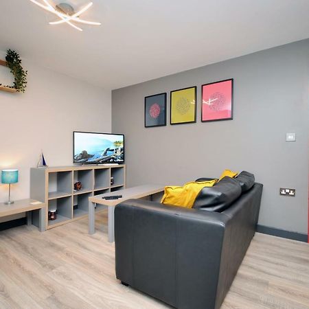 Stone'S Throw City Centre - Tv In Every Bedroom! Swansea Kültér fotó