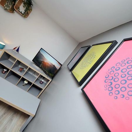 Stone'S Throw City Centre - Tv In Every Bedroom! Swansea Kültér fotó
